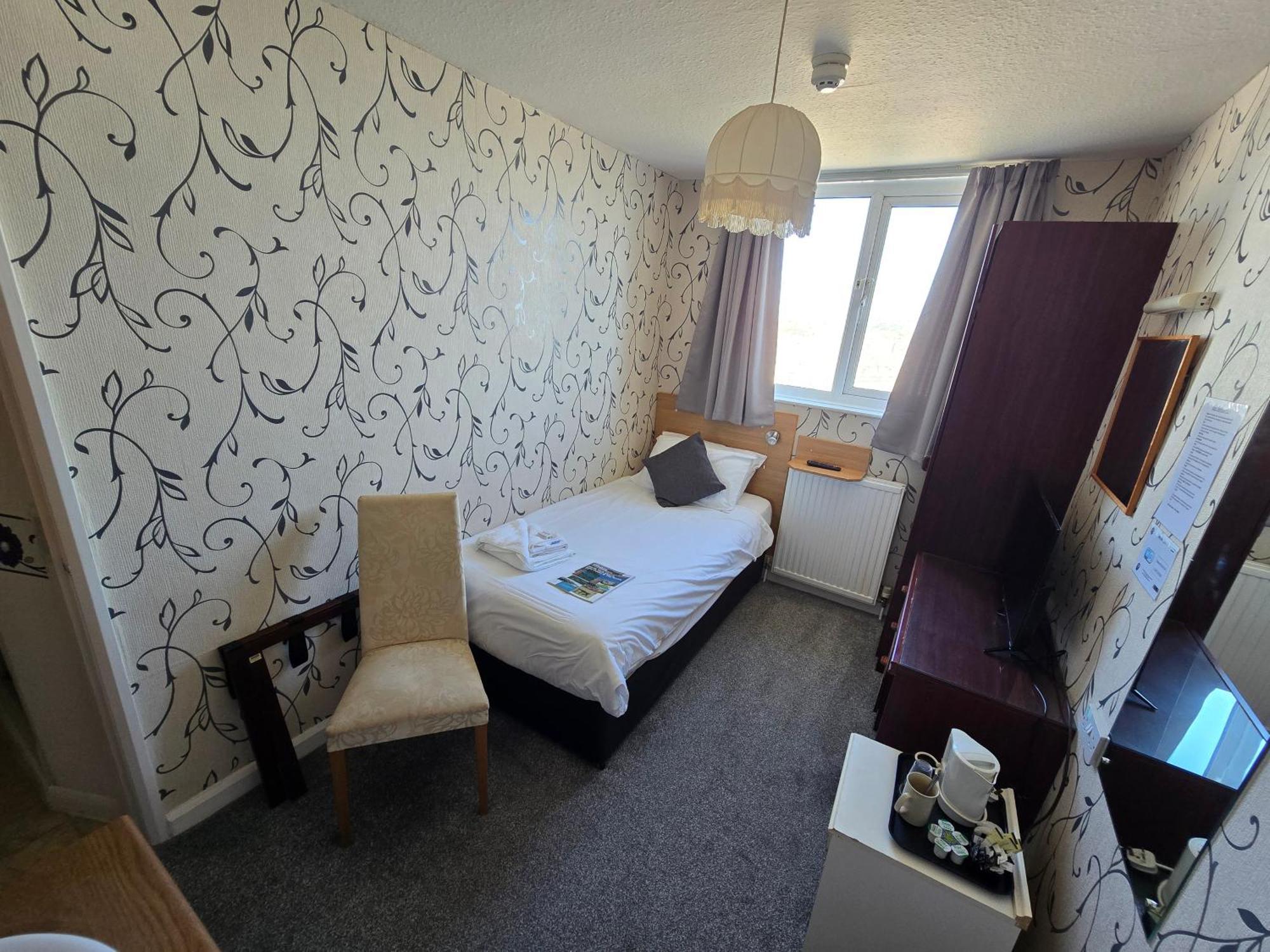 Hotel Boston 3*