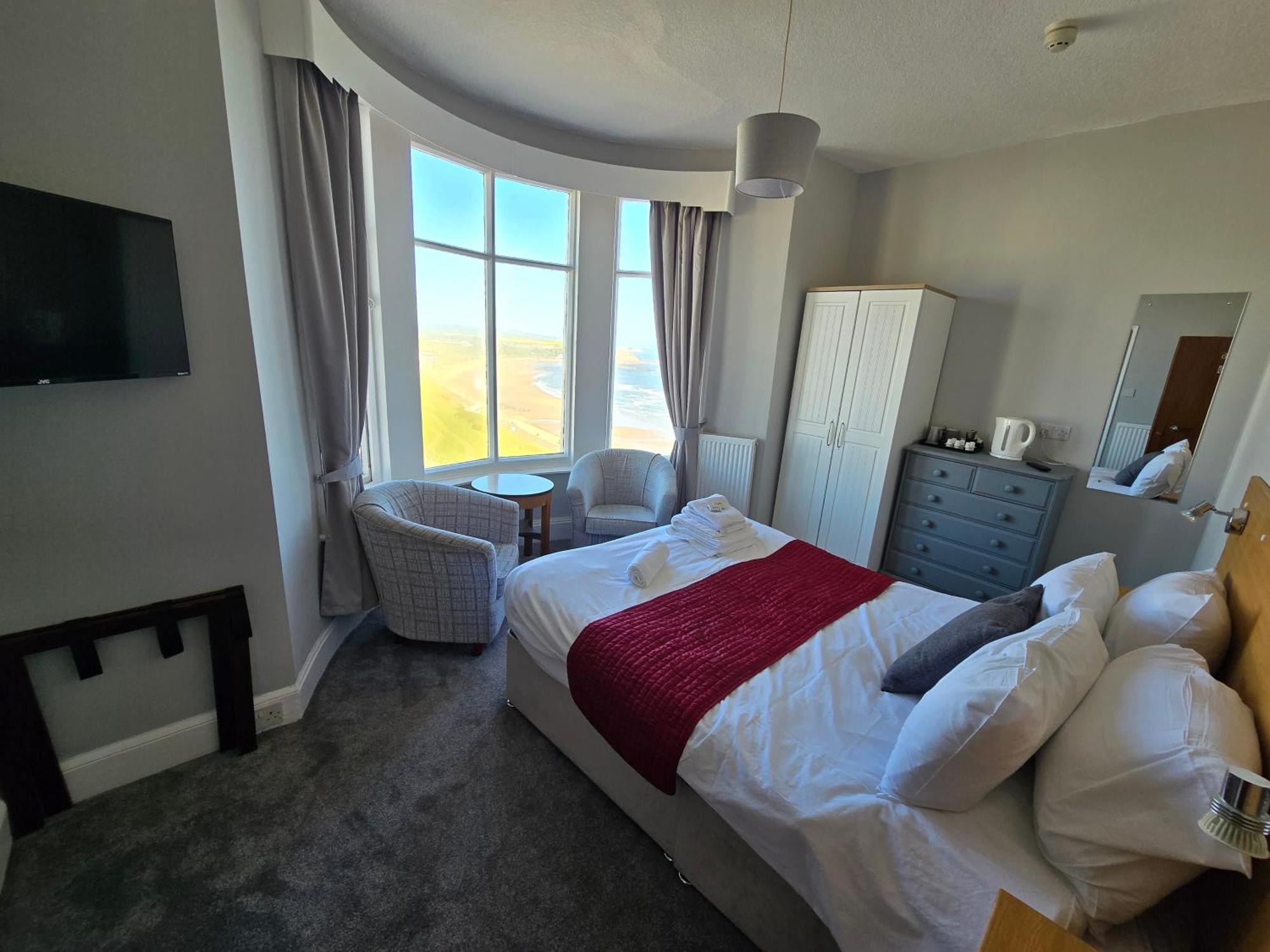 Hotel Boston 3*