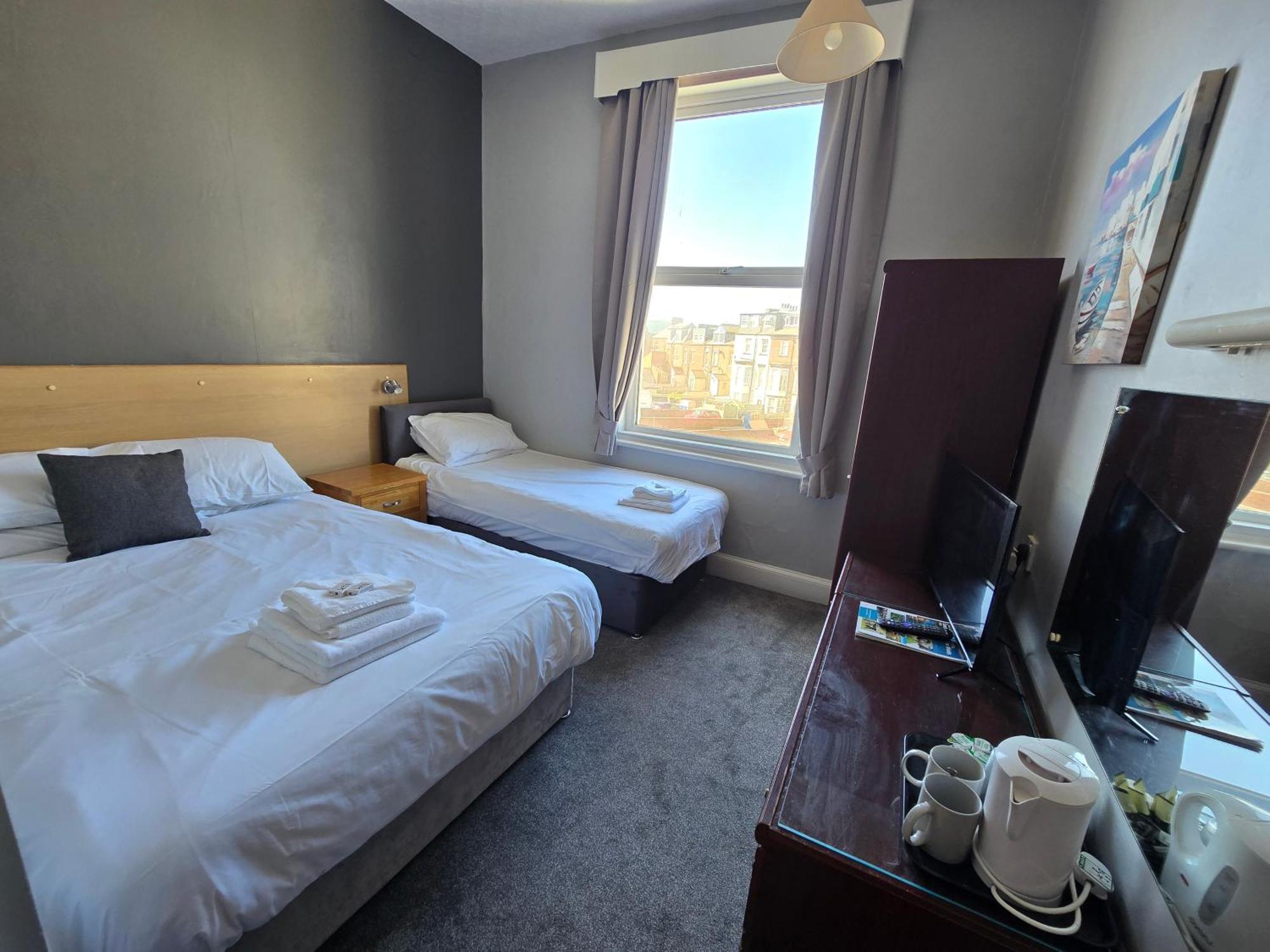 Hotel Boston 3*
