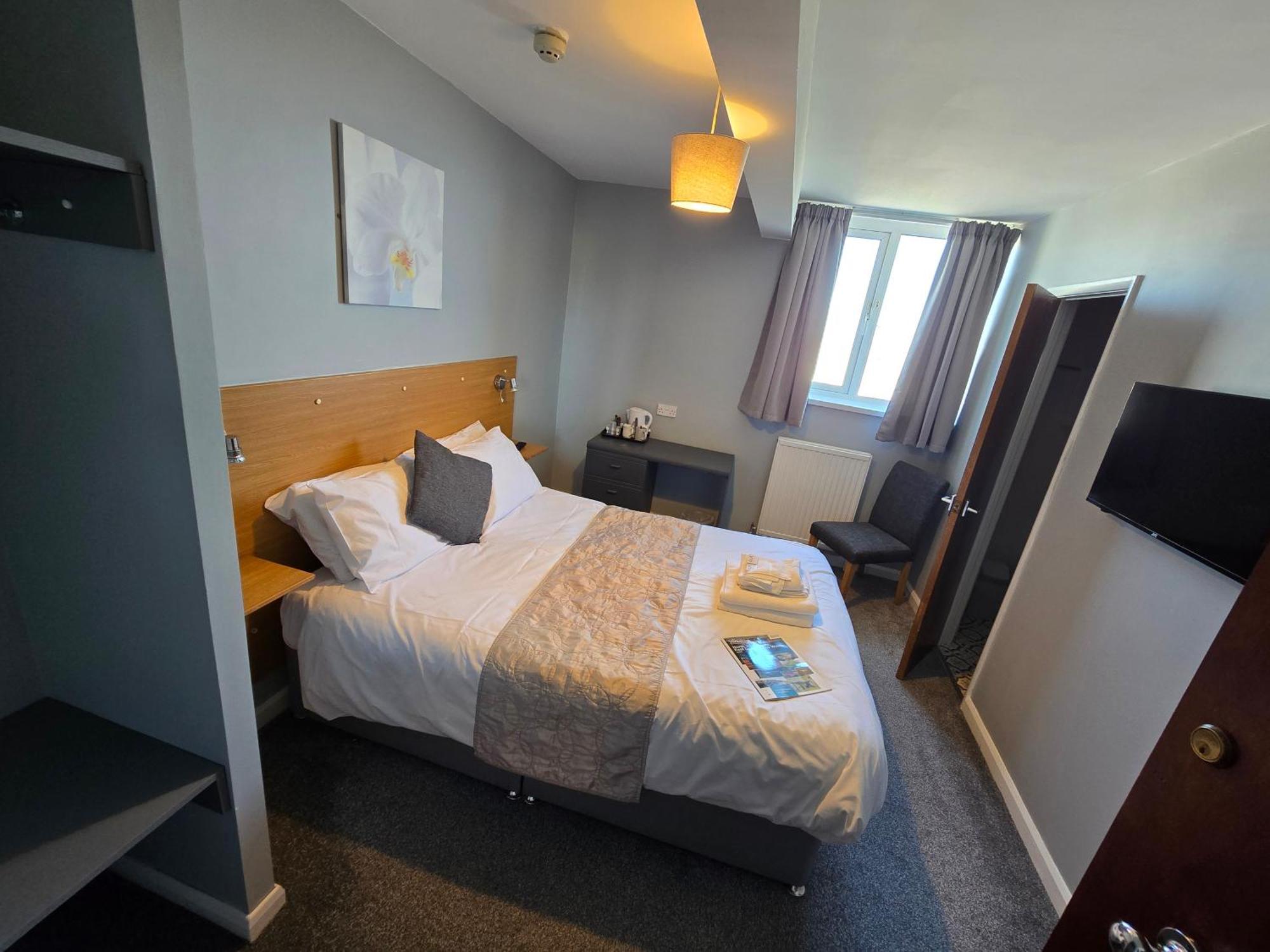 Hotel Boston 3*