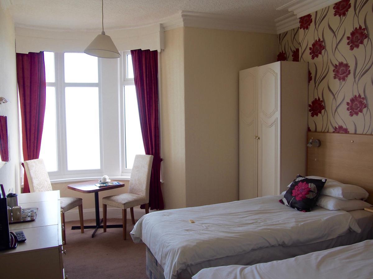 Boston Hotel 3*